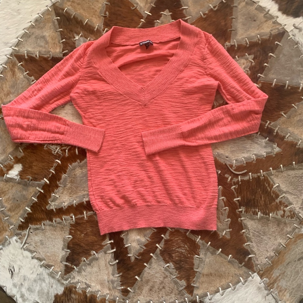 EXPRESS⭐️ - Women's Coral Sweater 4 FOR $25